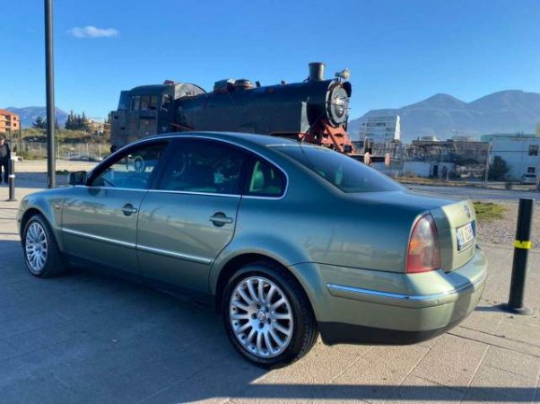 Tirane, shes makine Volkswagen Passat Viti 2003, 3.600 Euro