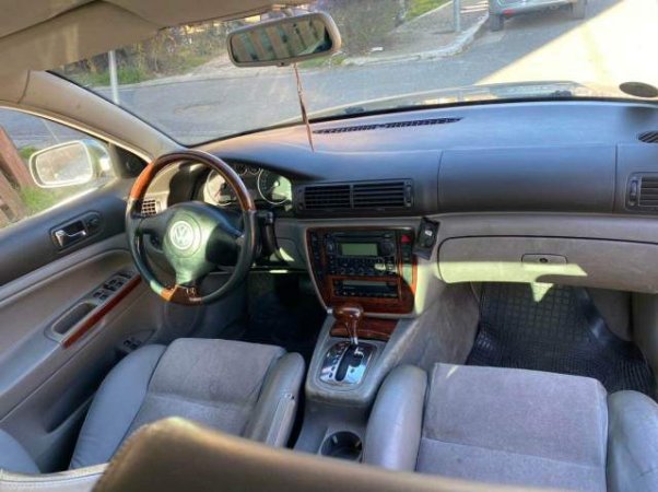 Tirane, shes makine Volkswagen Passat Viti 2003, 3.600 Euro
