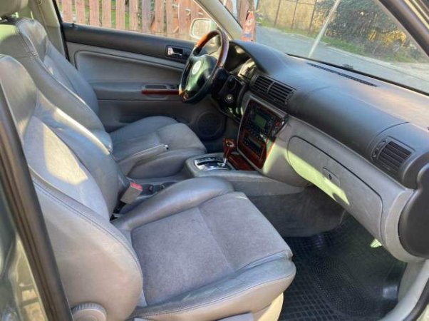 Tirane, shes makine Volkswagen Passat Viti 2003, 3.600 Euro