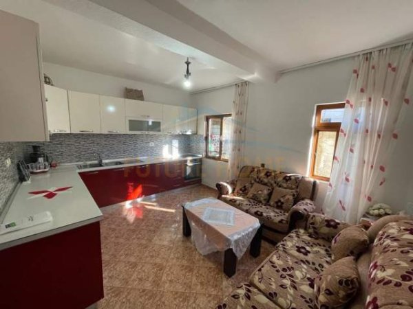 Tirane, shitet shtepi 1 Katshe Kati 1, 1.000 m² 150.000 Euro (Tufine)