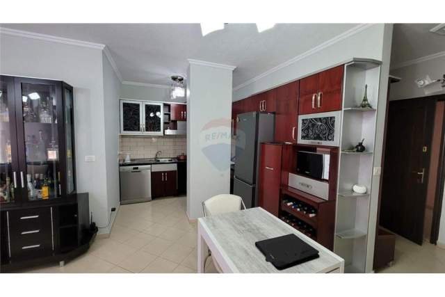 Tirane, jepet me qera apartament 2+1+BLK Kati 5, 107 m² 36.000 Leke (Muhamed Deliu)