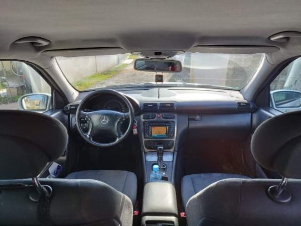 Durres, shitet makine karavan Mercedes-Benz C203-220cdi Viti 2001, 3.100 Euro