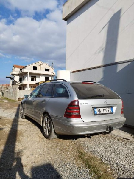Durres, shitet makine karavan Mercedes-Benz C203-220cdi Viti 2001, 3.100 Euro