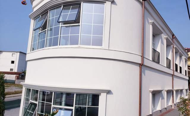 Tirane, jap me qera ambjent biznesi Kati 2, 572 m² 3.000 Euro (KODRA E PRIFTI)