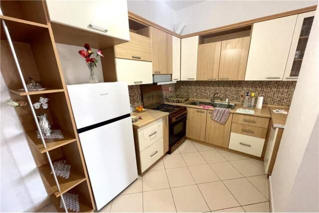 Tirane, jepet me qera apartament 2+1+A+BLK Kati 3, 102 m² 550 Euro (Rr. e Kavajes)