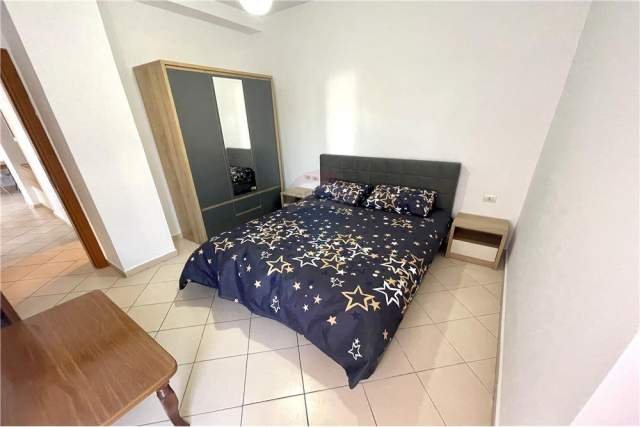 Tirane, jepet me qera apartament 2+1+A+BLK Kati 3, 102 m² 550 Euro (Rr. e Kavajes)