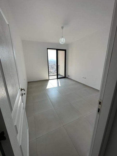 Tirane, jepet me qera apartament 2+1+BLK Kati 5, 110 m² 450 Euro (Rruga Kongresi i Manastirit)