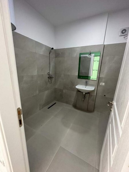 Tirane, jepet me qera apartament 2+1+BLK Kati 5, 110 m² 450 Euro (Rruga Kongresi i Manastirit)