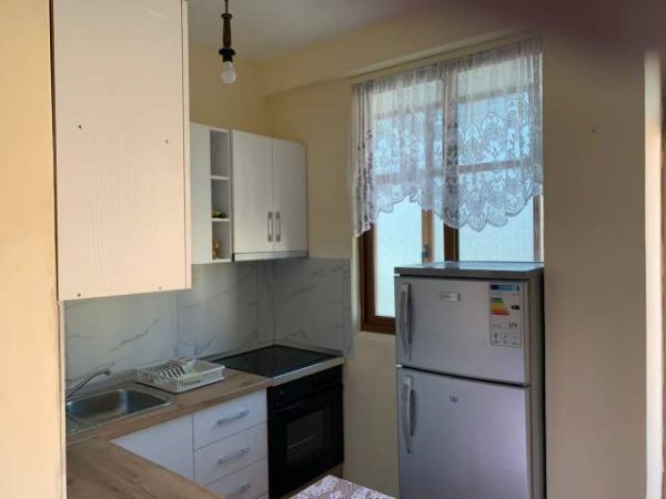 Tirane, jepet me qera apartament 1+1+BLK Kati 2, 68 m² 350 Euro (rruga Ferit Xhajko)