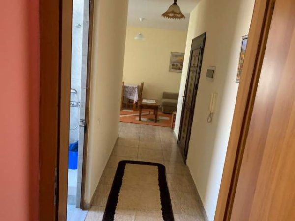 Tirane, jepet me qera apartament 1+1+BLK Kati 2, 68 m² 350 Euro (rruga Ferit Xhajko)