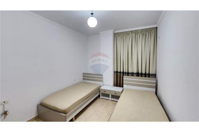 Tirane, jepet me qera apartament 2+1+A+BLK Kati 4, 90 m² 500 Euro (Rr. Ali Pashe Gucia, Pazari i Ri)