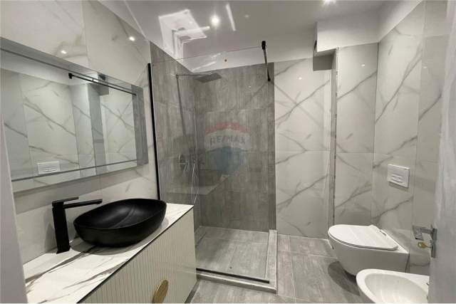 Tirane, jepet me qera apartament Kati 1, 110 m² 700 Euro (sauk)