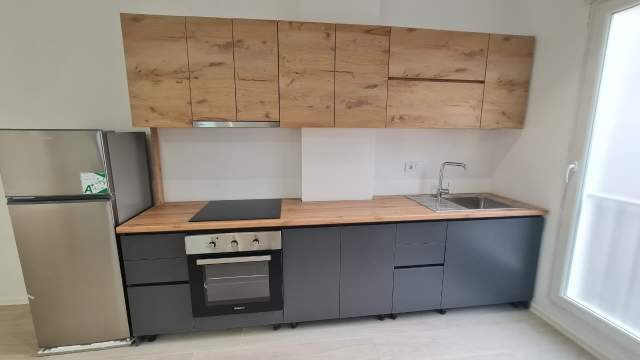 Tirane, jepet me qera apartament 2+1+BLK Kati 3, 108 m² 400 Euro (Prapa Maternitetit)