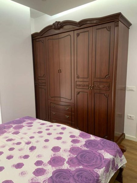 Tirane, jepet me qera apartament 1+1 Kati 8, 50 m² 500 Euro (Kika 2 ( Komuna Parisit))