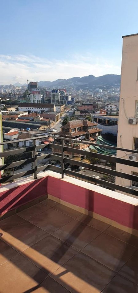 Tirane, shitet apartament 2+1 Kati 6, 100 m² 98.000 Euro (Mbrapa Spitalit amerikan 3)