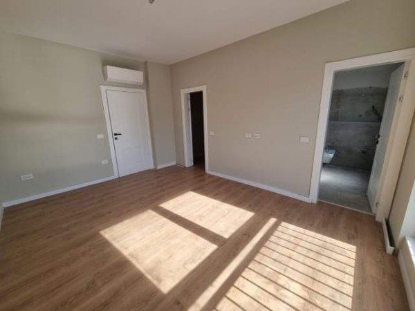 Tirane, jepet me qera apartament 3+1+A+BLK Kati 1, 165 m² 1.200 Euro (Rruga Hiqmet Buzi)