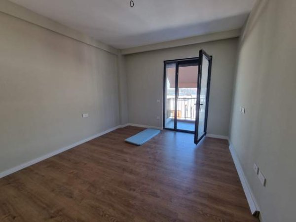 Tirane, jepet me qera apartament 3+1+A+BLK Kati 1, 165 m² 1.200 Euro (Rruga Hiqmet Buzi)