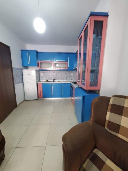 Tirane, jepet me qera apartament 2+1 Kati 3, 72 m² 350 Euro (teodor keko)