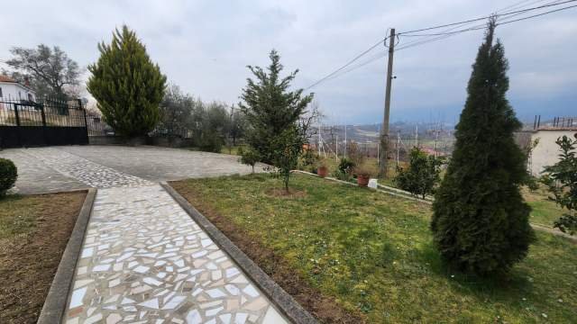 Okazion ... Tirane, shitet Vile 4+1 Kati 3, 2.000 m² 380.000 Euro (Dobresh,Berzhite)