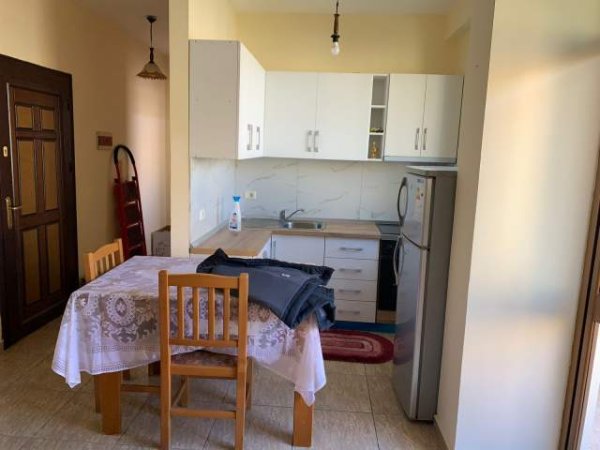 Tirane, jepet me qera apartament 1+1+BLK Kati 2, 380 Euro