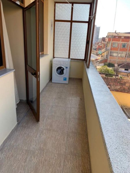 Tirane, jepet me qera apartament 1+1+BLK Kati 2, 380 Euro