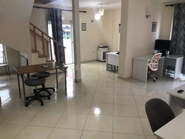 Tirane, jepet me qera apartament 2+1+BLK Kati 4, 169 m² 400 Euro (LIQENI I THATE)