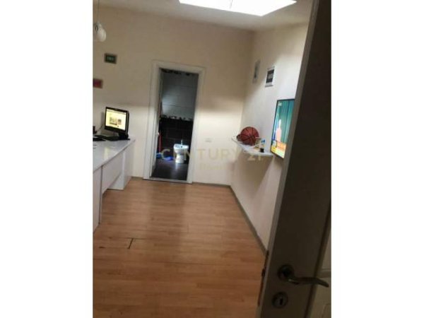 Tirane, jepet me qera apartament 2+1+BLK Kati 4, 169 m² 400 Euro (LIQENI I THATE)