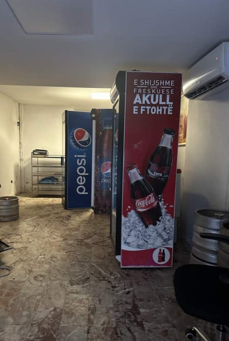 Tirane, jepet me qera ambjent biznesi Kati 1, 80 m² 500 Euro (Ambasada Amerikane)
