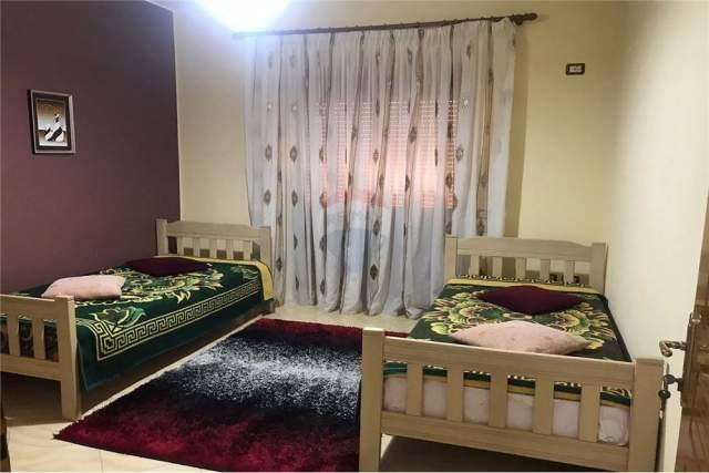 Tirane, jepet me qera Vile 2+1+A+BLK Kati 2, 90 m² 300 Euro (Rr. Ali Demi)