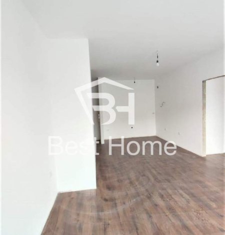 Tirane, shes apartament 1+1+BLK Kati 5, 61 m² 117.000 Euro (Rruga e Barrikadave, prane shkolles Lidhja e Prize)