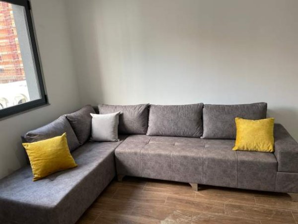 Tirane, jepet me qera apartament 3+1+BLK Kati 3, 113 m² 400 Euro (ish kastrati)