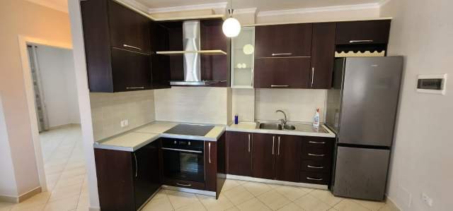 Tirane, jepet me qera apartament 2+1+BLK Kati 5, 88 m² 500 Euro (Don Bosko)