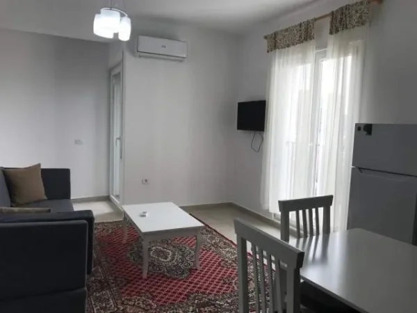Tirane, jepet me qera apartament 1+1+BLK Kati 5, 65 m² 390 Euro (Rruga e dibres , prane amerikan 2)