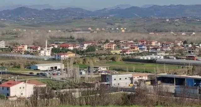 Durres, shes toke 5.300 m² 20 Euro/m2 (rruga Xhafzotaj afer Golden Kompleks tek lagjia e)