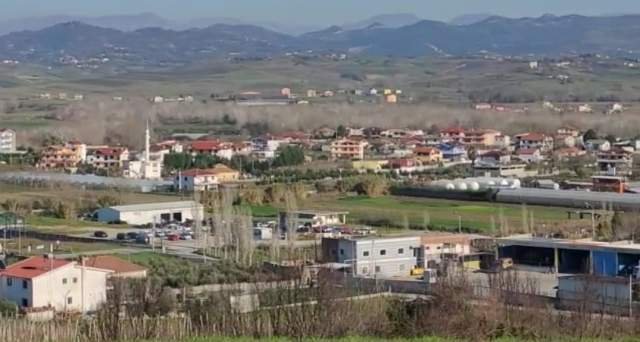 Durres, shes toke 5.300 m² 20 Euro/m2 (rruga Xhafzotaj afer Golden Kompleks tek lagjia e)