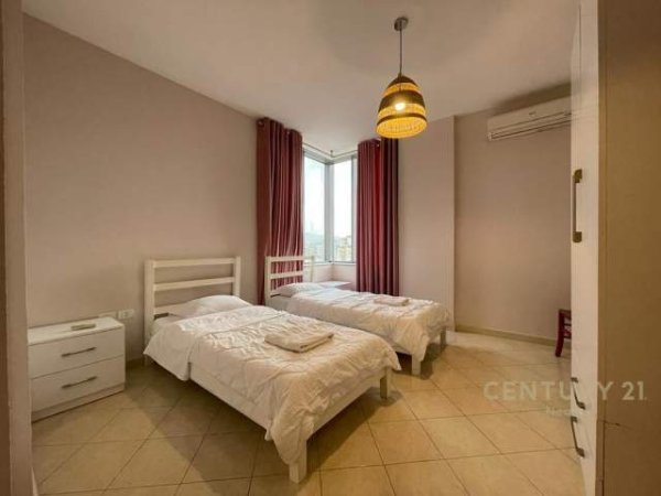 Tirane, jepet me qera apartament 2+1 Kati 8, 800 Euro