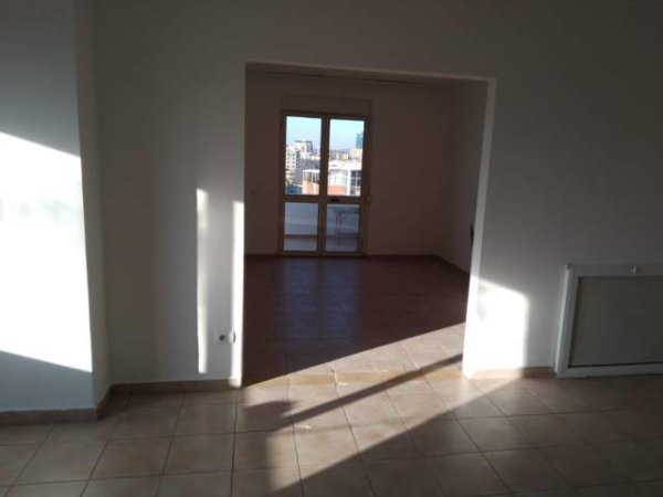 Tirane, jepet me qira per zyre appartament 3+1+1 +2 BLK, kayi 9, 140 m2, 600 euro neto