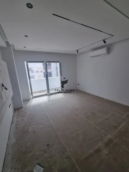 Tirane, shitet apartament 1+1+Ballkon Kati 6, 65 m² 97.500 € (YZBERISHT)