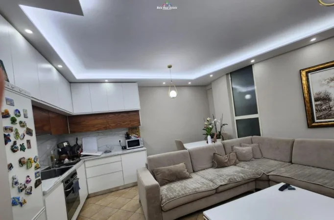 Tirane, shes apartament 1+1+Ballkon Kati 1, 75 m² 94.000 € (shkoze)
