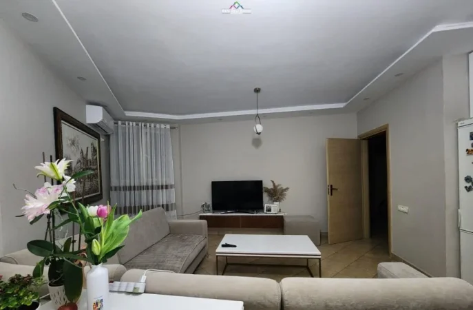 Tirane, shes apartament 1+1+Ballkon Kati 1, 75 m² 94.000 € (shkoze)