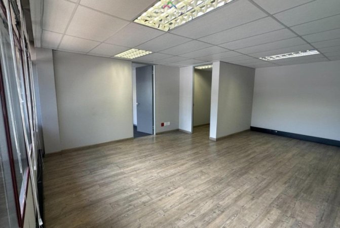 Tirane, jepet me qera dyqan Kati 0, 128 m² 1.000 € (don bosko)