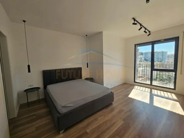 Tirane, jepet me qera apartament 2+1+Ballkon Kati 4, 98 m² 800 € (Tregu Elektrik)