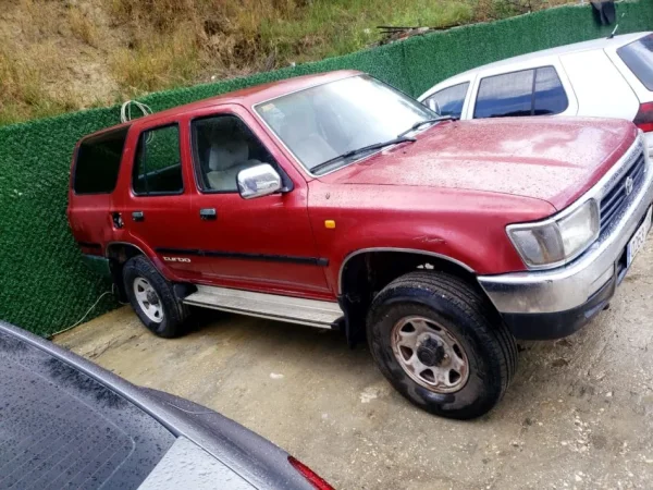 Vlore, shitet makine Toyota runner Nafte, vishnje manuale 4.000 €