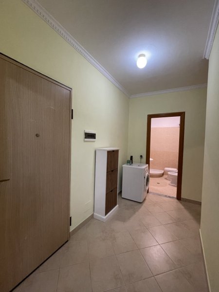 Tirane, jap me qera apartament 2+1+Ballkon Kati 4, 101 m² 500 € (Kodra e Diellit)