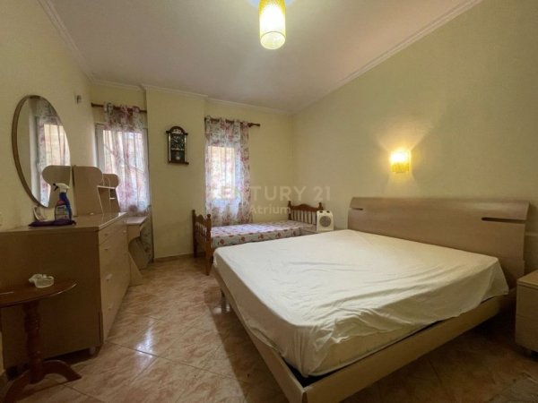 Tirane, jepet me qera apartament 1+1 Kati 2, 70 m² 450 € (rruga bardhyl)