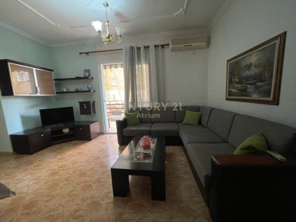 Tirane, jepet me qera apartament 1+1 Kati 2, 70 m² 450 € (rruga bardhyl)