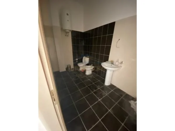 Durres, shitet ambjent biznesi Kati 0, 100 m² 130.000 € (ukd)