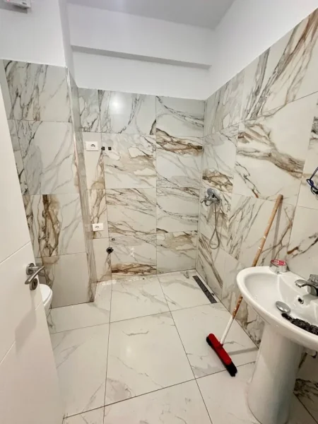 Tirane, shitet apartament 1+1 , 68 m² 120.000 € (Urban Gate, Astir)