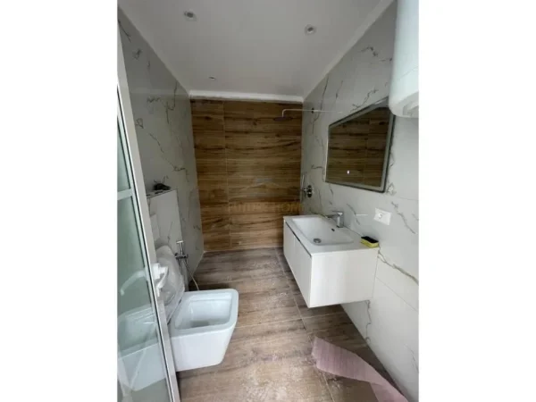 Tirane, shitet garsonier 1+1 Kati 0, 33 m² 60.000 € (ali dem)