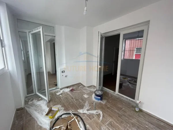 Tirane, shitet apartament 1+1+Ballkon Kati 1, 58 m² 90.000 € (Ali Demi)